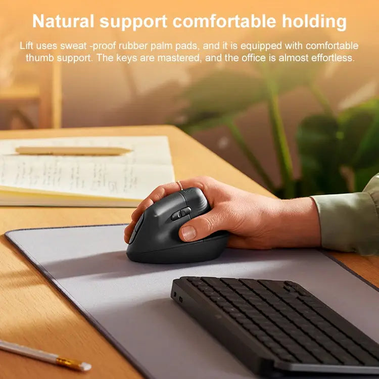Logitech Lift Vertical ergonomische muis handpositie